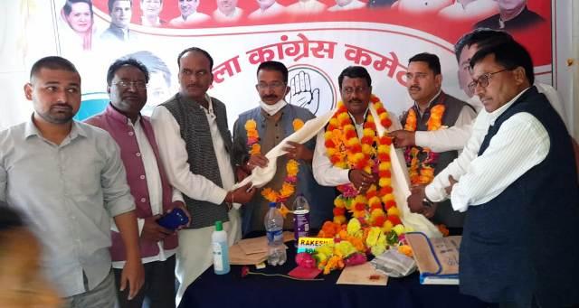कांग्रेस पार्टी के जनपद टिहरी गढ़वाल के सह प्रभारी बालेश्वर सिंह ने कांग्रेस कार्यालय में संगठन और 2022 विधानसभा चुनाव को लेकर तैयारियों की समीक्षा बैठक की।