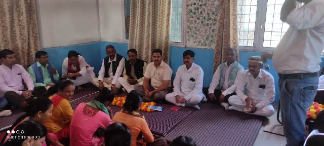 कंडीसोड में विधानसभा प्रभारी बावरा ने टटोली कांग्रेसजनों की नब्ज, कहा: देश और प्रदेश का सौहार्दपूर्ण माहौल बिगाड़ना चाहती हे भाजपा