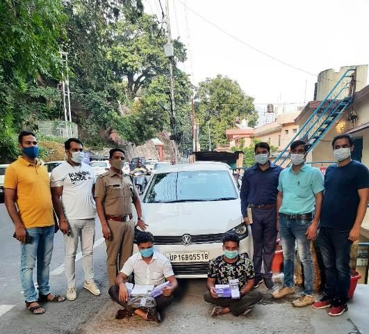 साईबर अपराध: टिहरी पुलिस की बड़ी कामयाबी, 06 मोबाईल, 05 एटीएम व पचास हजार की नगदी के साथ 02 शातिर गिरफ्तार