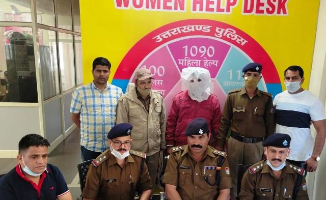 टिहरी पुलिस ने 02 मामलों में 02 अभियुक्तों से लगभग ढाई लाख कीमत की अवैध चरस की बरामद