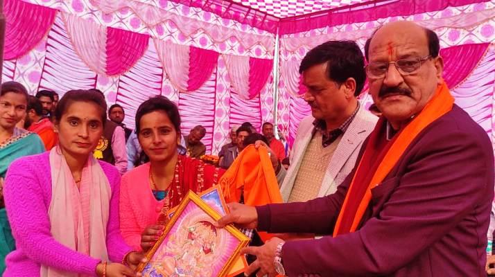कैबिनेट मंत्री सुबोध ने की बजरंगी स्वाभिमानी सेवा समिति के कार्यों की सराहना, अनेक महिला समूहों को किया सम्मानित