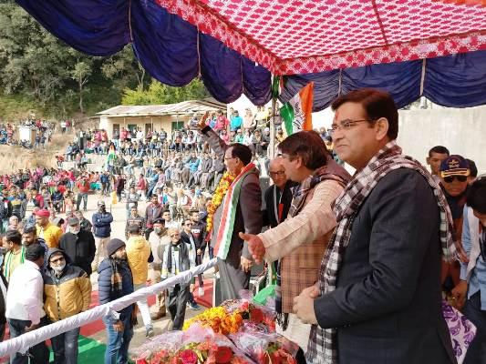 गजा में कांग्रेस का कार्यकर्ता सम्मेलन: भाजपा प्रदेश कार्यसमिति सदस्य भास्कर गैरोला दर्जनों कार्यकर्ताओं के साथ कांग्रेस में शामिल 