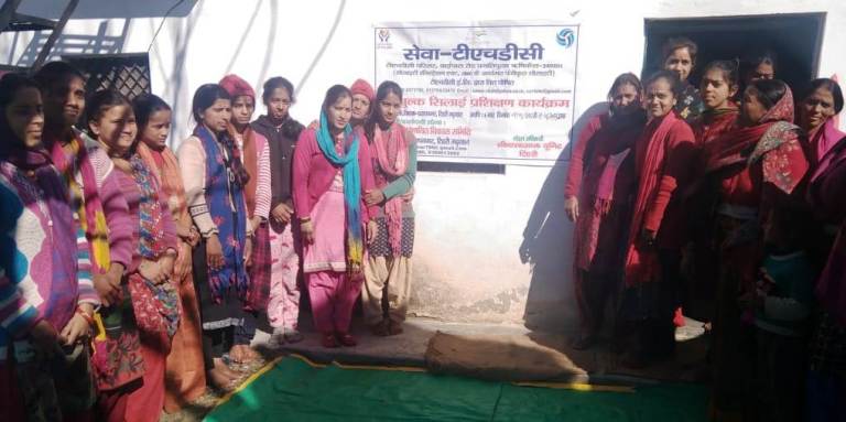 सेवा टीएचडीसी के वित्तीय सहयोग से प्रतापनगर के ओखला में नि:शुल्क सिलाई प्रशिक्षण केंद्र का किया शुभारम्भ 