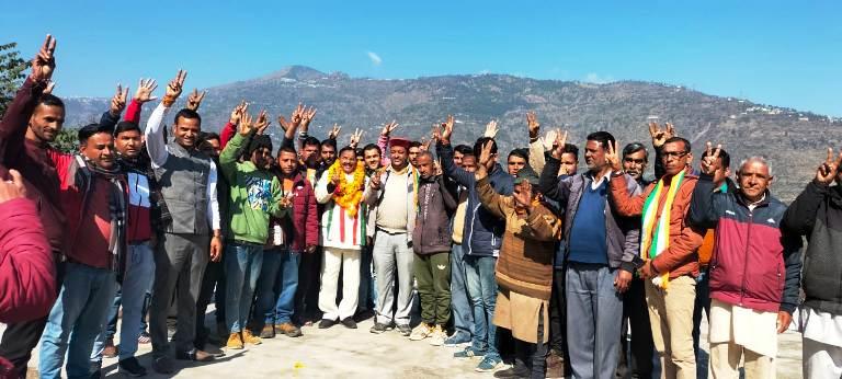 कांग्रेस कमेटी के प्रदेश कार्य कारी अध्यक्ष पूर्व कैबिनेट मंत्री शूरबीर सिंह सजवाण ने किया कार्यकर्ताओं के साथ जनसंपर्क