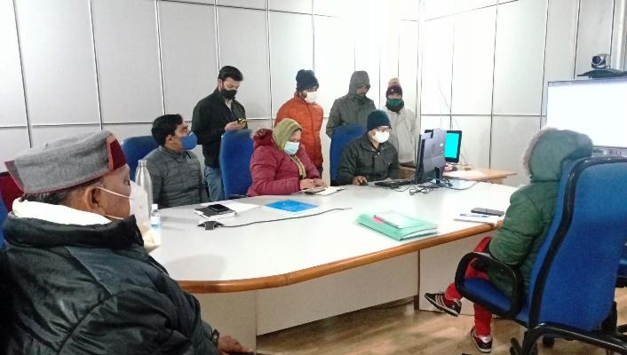 विधानसभा सामान्य निर्वाचन 2022: ईवीएम एवं वीवीपैट मशीनों का प्रथम सप्लीमेंटरी रेण्डामाईजेशन, आय-व्यय रजिस्टरों का मिलान परीक्षण बैठक