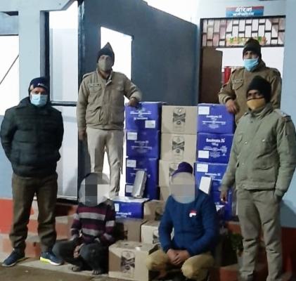 बोलेरो कार से बरामद हुई 20 पेटी शराब, 02 अभियुक्त हुए गिरफ्तार
