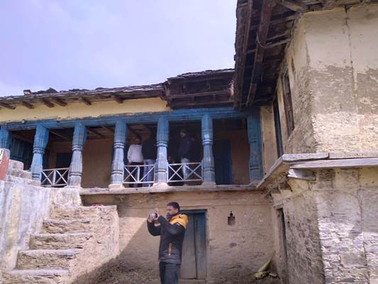 वीरान और बंजर पड़े गांवों में क्या लौटेगी कभी रंगत?