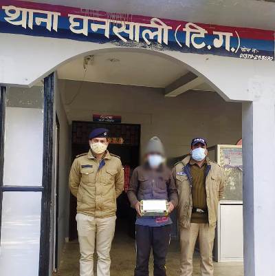 थाना घनसाली क्षेत्रान्तर्गत मोबाइल शॉप में हुई चोरी का पुलिस ने किया खुलासा। चोरी के माल सहित अभियुक्त गिरफ्तार