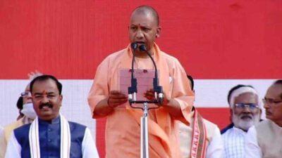 UP CM योगी ने ली पद एवं गोपनीयता की शपथ, केशव मौर्य एवं ब्रजेश पाठक बने उप मुख्यमंत्री