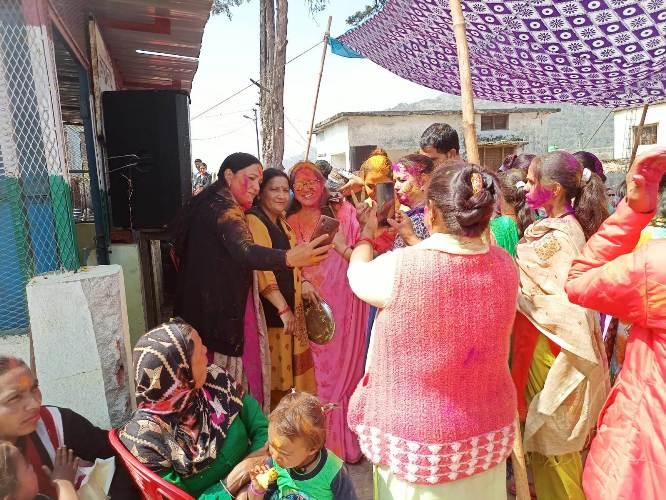 गजा नगर पंचायत में आयोजित किया होली मिलन समारोह