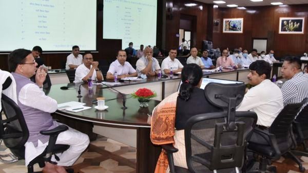 सचिवालय में अधिकारियों के साथ बैठक: शासन-प्रशासन के निचले स्तर तक गुड गवर्नेंस दिखनी चाहिए: मुख्यमंत्री श्री पुष्कर सिंह धामी