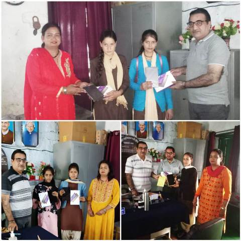 पाबौ राजकीय महाविद्यालय को सांसद निधि से मिले कुर्सी मेज व छात्रों को टेबलेट