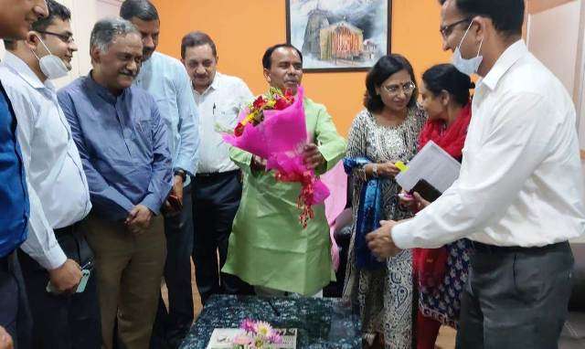 सूबे में अवैध निजी अस्पतालों, क्लीनिकों, नर्सिंग होम एवं अल्ट्रासाउंड सेंटरों के खिलाफ होगी कार्यवाहीः डॉ0 धन सिंह रावत