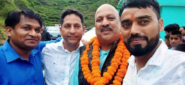 तैंतीस साल सेवा करने के उपरांत सेवानिवृत हुए प्रधानाचार्य श्री कर्मवीर सिंह सज्वाण