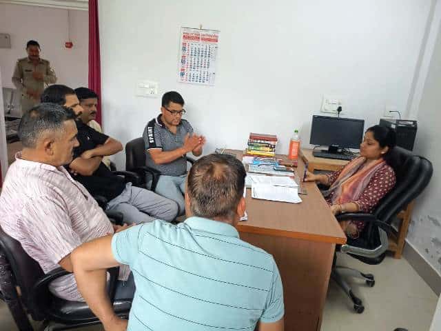 किरायेदारों के सत्यापन को लेकर गजा व्यापार सभा ने दिया तहसीलदार को ज्ञापन, सत्यापन कराने की मांग