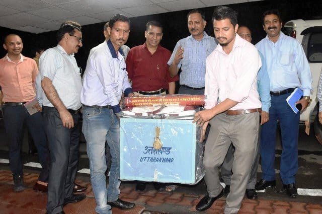 राष्ट्रपति चुनाव हेतु निर्वाचन आयोग द्वारा उत्तराखण्ड हेतु भेजी गई निर्वाचन सामग्री हवाई मार्ग से पहुंची देहरादून
