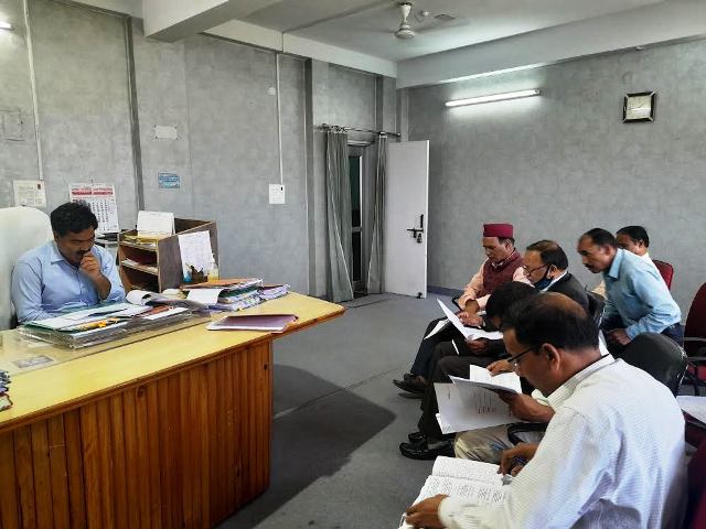 वोटर आईडी आधार से लिंक करने को लेकर ADM ने की राजनैतिक दलों के पदाधिकारियों से बैठक