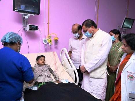 ऋषिकेश AIIMS में PICU वार्ड का शुभारंभ: मुख्यमंत्री श्री धामी ने एम्स के CCU में जाकर SDM संगीता कनौजिया का हालचाल जाना