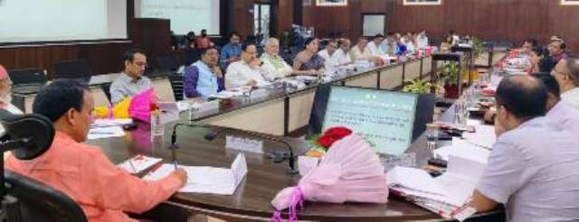 विभिन्न क्षेत्रों के शोधार्थियों को मिलेगी स्कॉलरशिप, शोध कार्यों के लिये गठित होगी रिसर्च फाउंडेशनः डॉ. धन सिंह रावत
