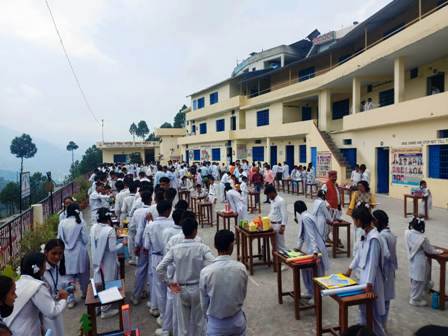 सरस्वती विद्या मंदिर इंटर कॉलेज उनियालसारी (चंबा) में ज्ञान-विज्ञान मेला आयोजित