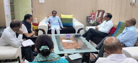 उत्तराखंड के राजकीय विद्यालयों में अध्ययनरत छात्र-छात्राओं के खाते में जायेगी ड्रेस, बैग व जूते की धनराशि