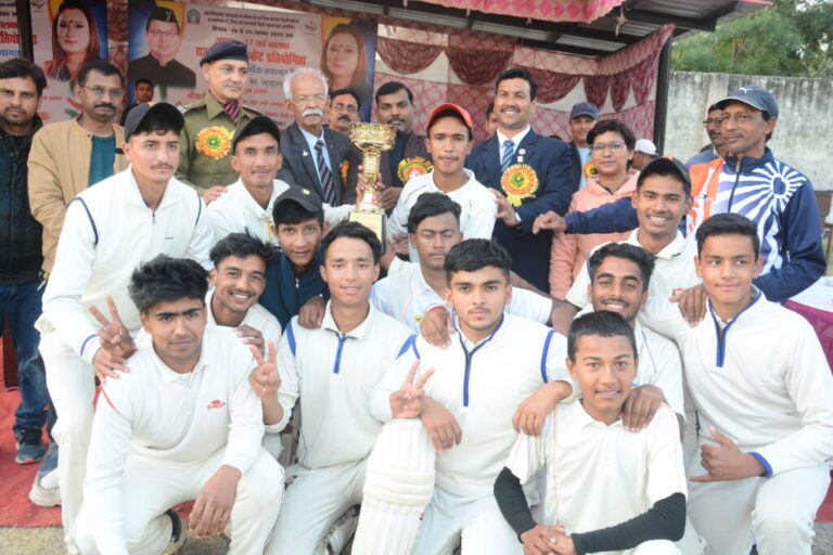 राज्य स्तरीय क्रिकेट प्रतियोगिता में उत्तरकाशी ने 79 रन बनाकर फाइनल में जगह बनायी