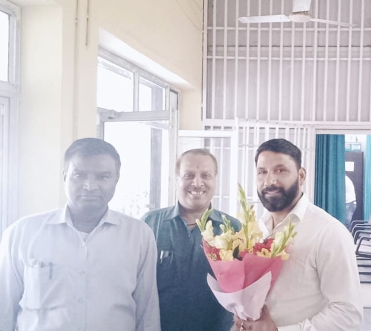 कलेक्ट्रेट के पुनर्गठन को लेकर सचिव राजस्व श्री सचिन कुर्वे एवं उत्तराखंड मिनिस्ट्रियल संघ के साथ संतोषजनक वार्ता