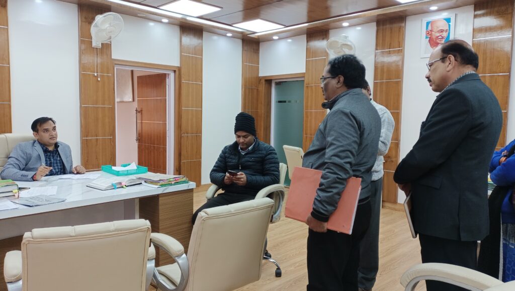 जनता दरबार कार्यक्रम जिलाधिकारी डॉ. सौरभ गहरवार की उपस्थिति में आयोजित, 35 शिकायतें दर्ज