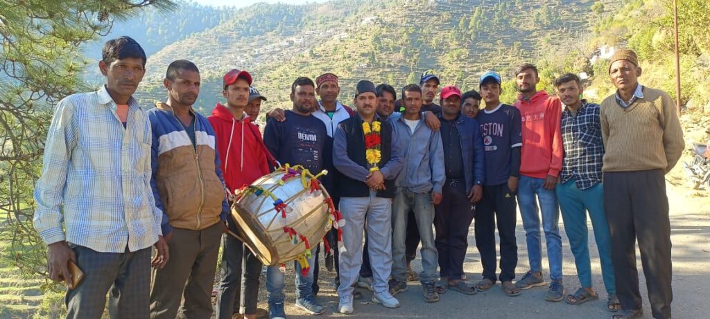 हिमाचल की जीत 2024 का रास्ता तय करेगी, यह बात टिहरी जिला कांग्रेस कमेटी के जिलाध्यक्ष राकेश राणा ने कही। टिहरी में हिमांचल की जीत पर कांग्रेसियों ने मिठाई बांटी और जश्न मनाया।