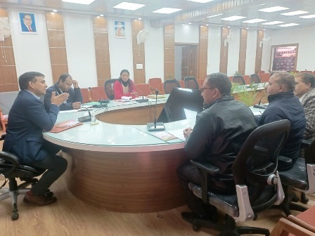 जिलाधिकारी डॉ. सौरभ गहरवार की अध्यक्षता में जिला स्तरीय पत्रकार स्थायी समिति की बैठक आयोजित