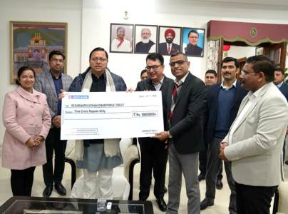 HDFC Bank के कंट्री हेड श्री अखिलेश कुमार राय ने मुख्यमंत्री श्री पुष्कर सिंह धामी से आज मुख्यमंत्री आवास में भेंट की