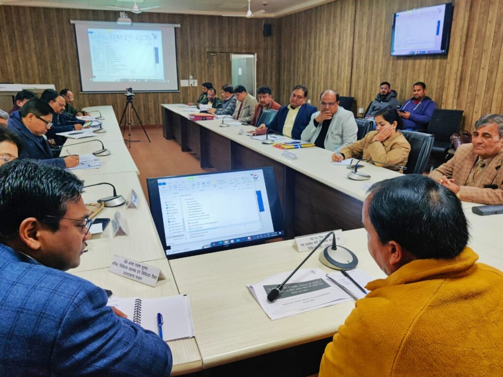 स्वास्थ्य विभाग में स्वीकृत बजट को खर्च करने की धीमी गति पर कैबिनेट मंत्री ने विभागीय अधिकारियों को लगाई फटकार