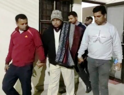 बिजलेंस टीम ने कानूनगो को रिश्वत लेते रंगे हाथों किया गिरफ्तार