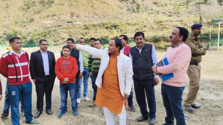 राजकीय महाविद्यालय पाबौ में उच्च शिक्षा मंत्री द्वारा किया गया निर्माणाधीन भवन का निरीक्षण