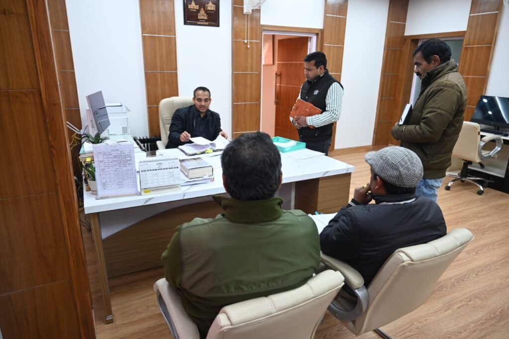 वन भूमि हस्तांतरण प्रस्तावों पर जिला स्तरीय समिति की बैठक आयोजित