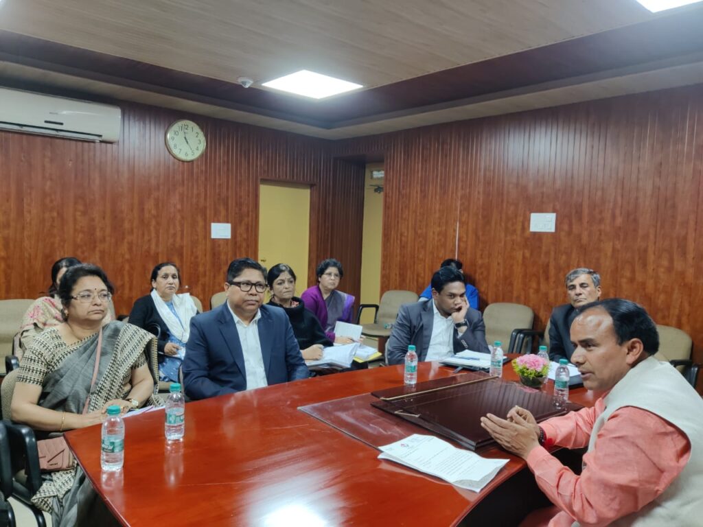 कोरोना के बढ़ते संक्रमण को देखते हुये सूबे में कोविड जांच व वैक्सीनेशन का दायरा बढ़ाया जायेगा डॉ. धन सिंह रावत