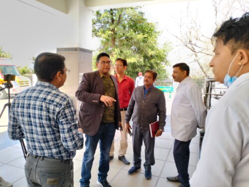 चारधाम यात्रा के मद्देनजर यात्रा के मुख्य पड़ाव श्रीनगर में स्वास्थ्य सेवाओं की तैयारियों को लेकर स्वास्थ्य सचिव  ने किया उप जिला चिकित्सालय श्रीनगर और बेस चिकित्सालय श्रीकोट में स्थापित हेल्थ एटीएम का निरीक्षण