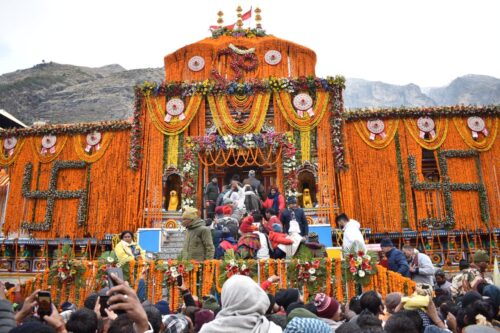 भगवान श्री बद्रीनाथ मंदिर के कपाट श्रद्धालुओं के लिए खुले