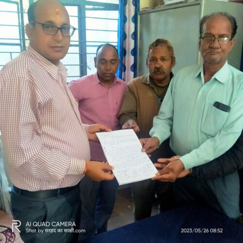 अध्यापक के आचरण को लेकर उठे सवाल, अभिभावकों ने की कार्यवाही की मांग