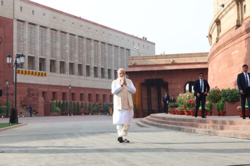 नया संसद भवन राष्ट्र को समर्पित संसद का नया भवन हम सभी को गर्व और उम्मीदों से भर देने वाला है: प्रधानमंत्री