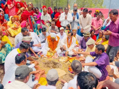 भरपूर पट्टी अंतर्गत ग्राम बमाना में घंटाकर्ण मंदिर नव निर्माण हेतु किया भूमि पूजन