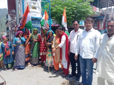 मणिपुर की घटना के खिलाफ कंडीसौड़ में कांग्रेस ने किया सरकार का पुतला दहन 