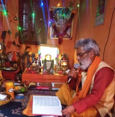 गृहस्थी के साथ संत भी हैं श्री तिलकराम चमोली, मोटर मैकेनिक व्यवसाय छोड़कर बने कथावाचक
