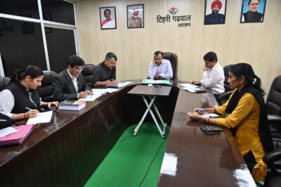 जिलाधिकारी ने अधीनस्थ न्यायालयों के वादों के निस्तारण को लेकर संबंधित अधिकारियों के साथ की बैठक