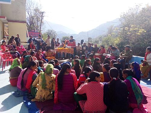 विकसित भारत संकल्प यात्रा के तहत टिहरी के विभिन्न ग्राम पंचायतों में केन्द्र द्वारा संचालित जन कल्याणकारी योजनाओं से आम जनमानस को किया जा रहा जागरूक