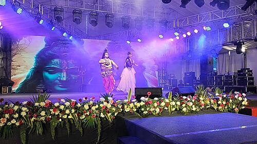 ऋषिकेश में आयोजित अंतर्राष्ट्रीय योग महोत्सव का लैंप लाइटिंग के रंगारंग अंदाज से शुभारम्भ 