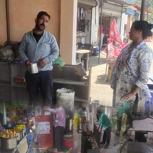 चारधाम यात्रा के दृष्टिगत चंबा क्षेत्रांतर्गत पुरानी टिहरी रोड पर संयुक्त टीम द्वारा होटल/ ढाबों एवम पेट्रोल पंपों का किया निरीक्षण