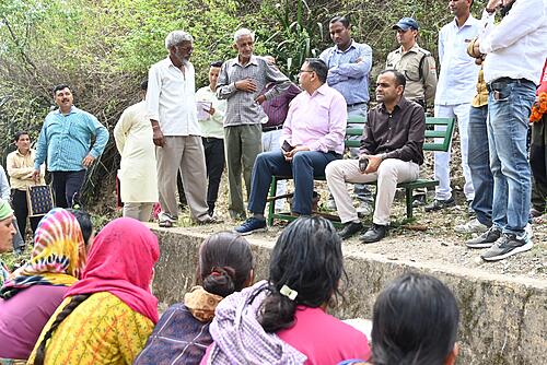 जल संरक्षण एवं संवर्धन को लेकर जिलाधिकारी टिहरी गढ़वाल ने देवरी मल्ली के ग्रामीणों को किया प्रोत्साहित
