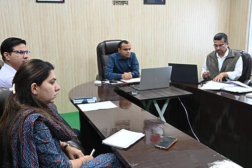 जनपद में निराश्रित परित्यक्ता गोवंश के प्रबन्धन के लिए गोसदनो/कांजी हाउस गोशाला की स्थापना हेतु जनपदीय गोआश्रम अनुश्रवण समिति की बैठक सम्पन्न