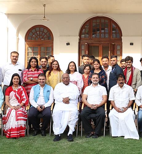 नई दिल्ली में कांग्रेस के राष्ट्रीय अध्यक्ष मल्लिकार्जुन खरगे ने लोकसभा चुनाव उपरांत किया "हाई-टी" का आयोजन
